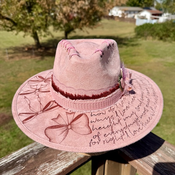 Hand Burned Hat with “How Do I Love Thee” Poem and Bows - Picture 2 of 6